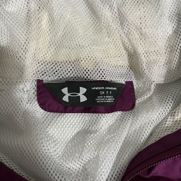 UNDER ARMOUR RAIN JACKET - Picture 4 of 6